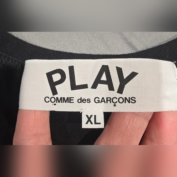 PLAY Comme Des Garcons Red Heart Tshirt In Black Size XL - Picture 3 of 8